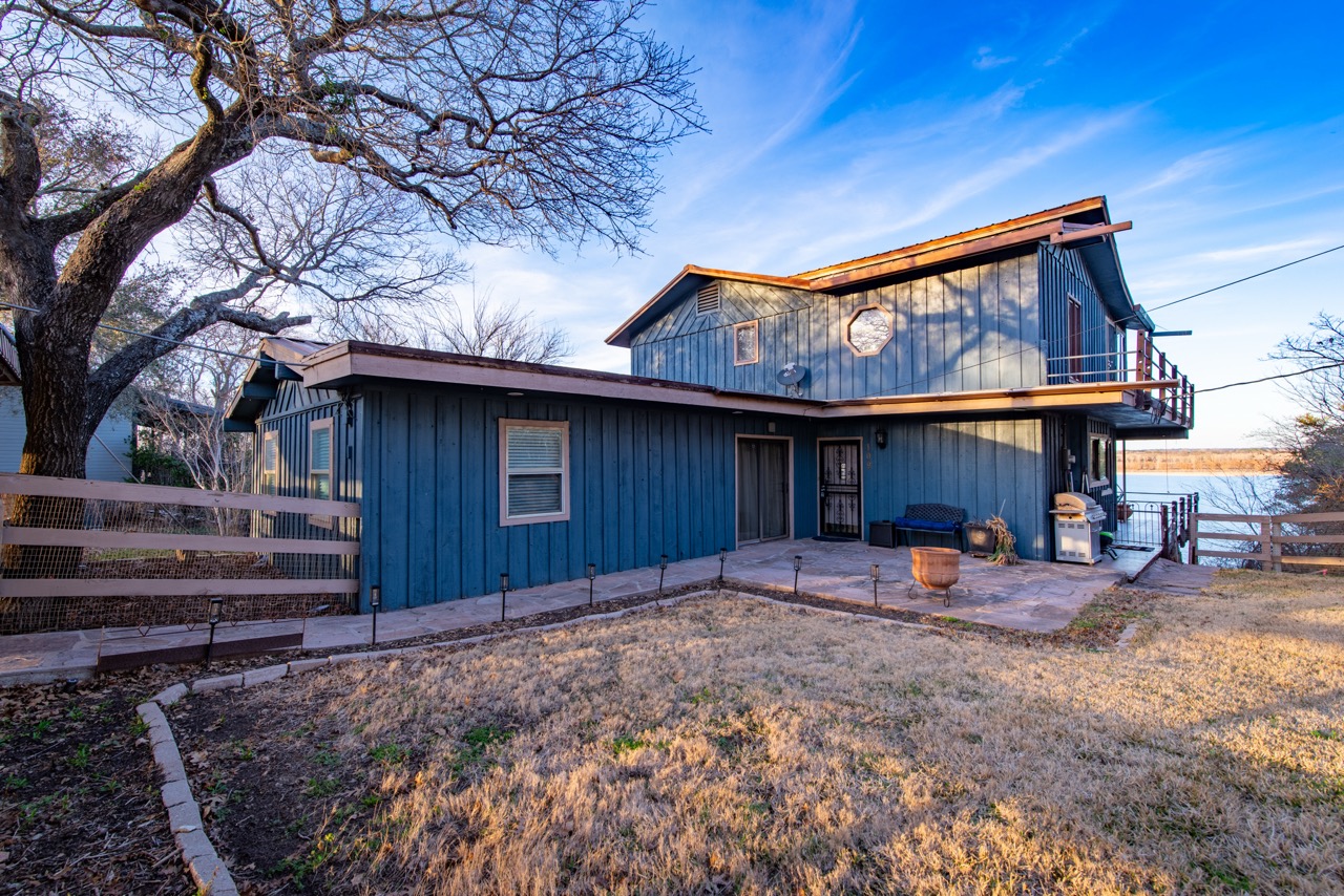 Lakefront residential property photography, Texas